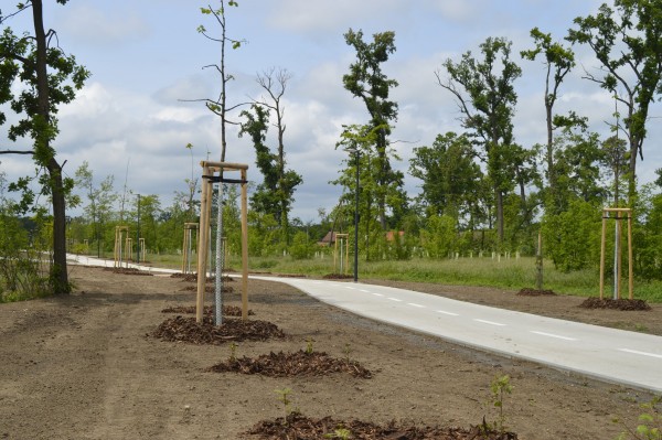 Stezka pro pěší a cyklisty již plně slouží občanům