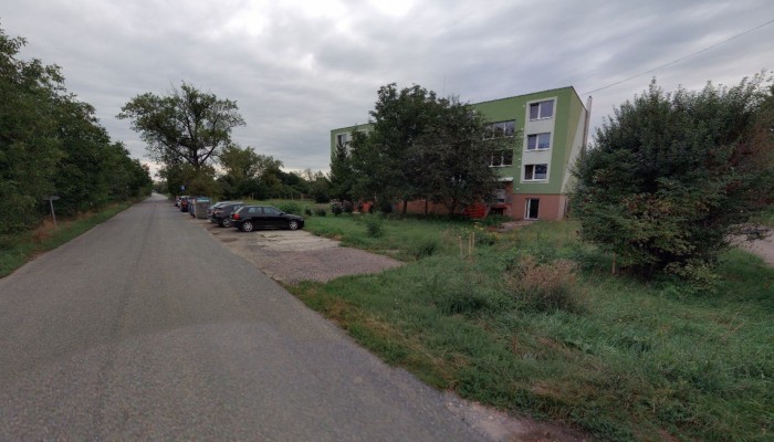 Parkoviště v lokalitě Nesyt