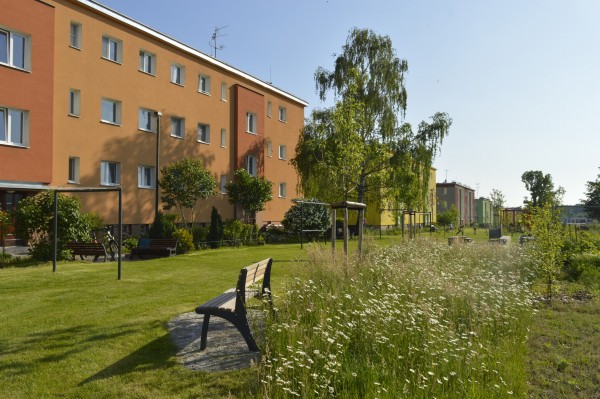 Lidé z bytových domů v Bažantnici diskutovali o dalších úpravách svého okolí