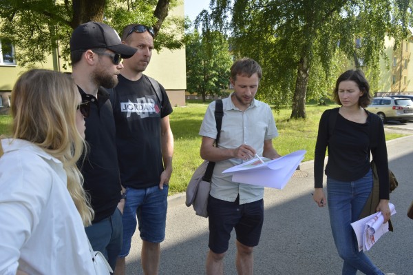 Lidé z bytových domů v Bažantnici diskutovali o dalších úpravách svého okolí