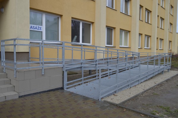 Další z městských budov disponuje bezbariérovým přístupem