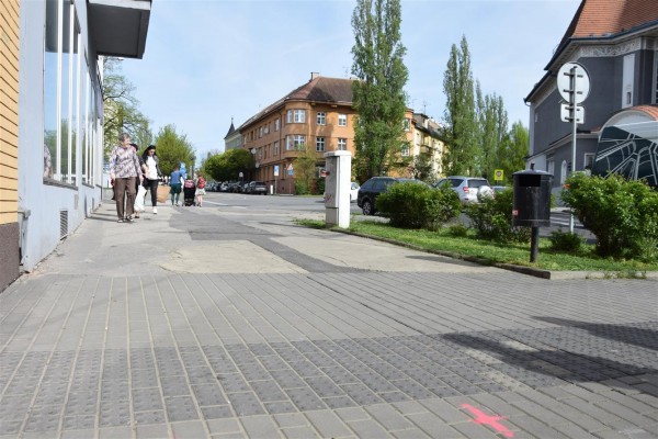 V ulici Vrchlického a části Národní třídy budou nové chodníky