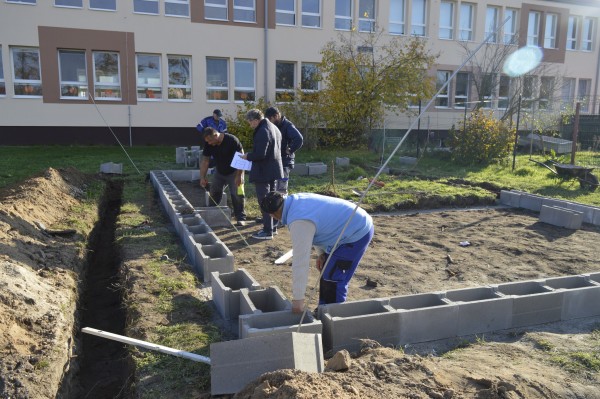 V Základní škole U Červených domků vznikne venkovní digitální učebna