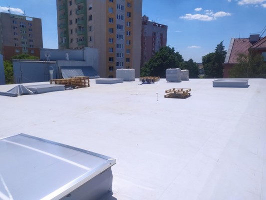 Hodonínský zimní stadion má novou střechu