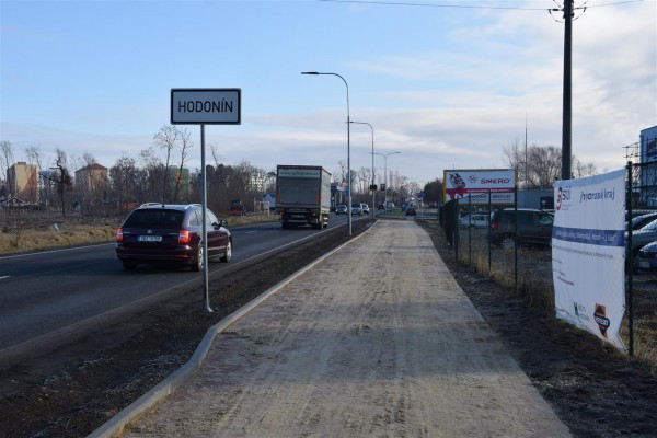 Stezka pro chodce a cyklisty ul. Velkomoravská