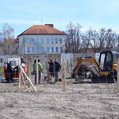 Začaly výsadby v dětském městečku