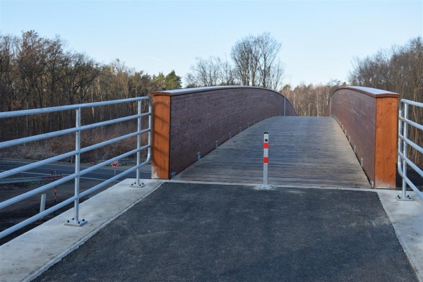 Lávka pro cyklisty a chodce