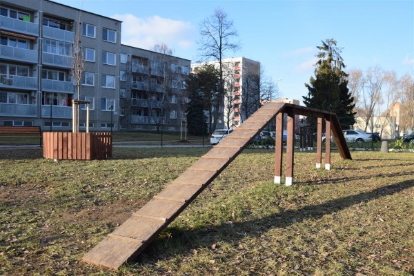 Občany navržené hřiště s altánem a výběh pro psy již slouží svému účelu