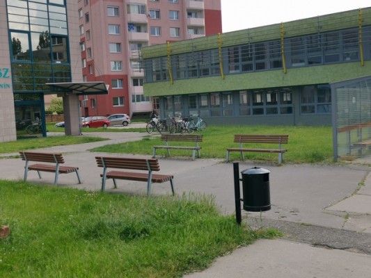 zde je návrh na umístění - vedle Městské knihovny